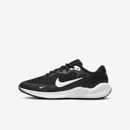 Nike Revolution 7 Older Kids' Road Running Shoes